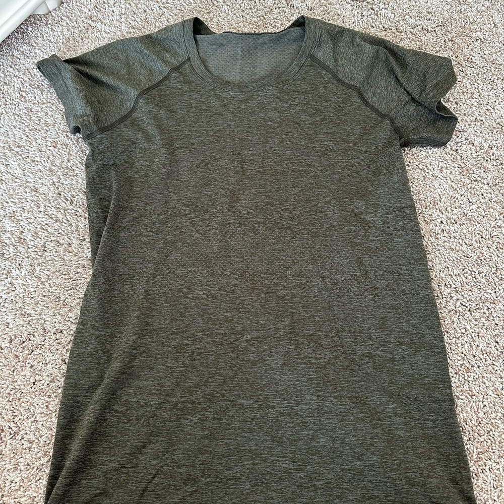 lululemon athletica Gray Short Sleeve Tee